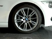 2010年BMW335Mスポーツカブリオレ(写真)